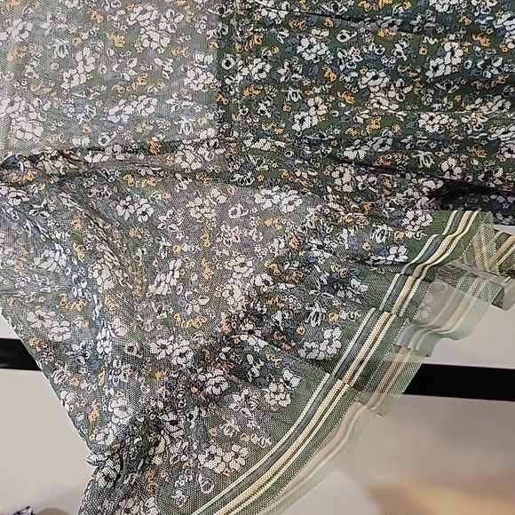 Max Studio Knit Mesh top Size:Large - Picture 6 of 10